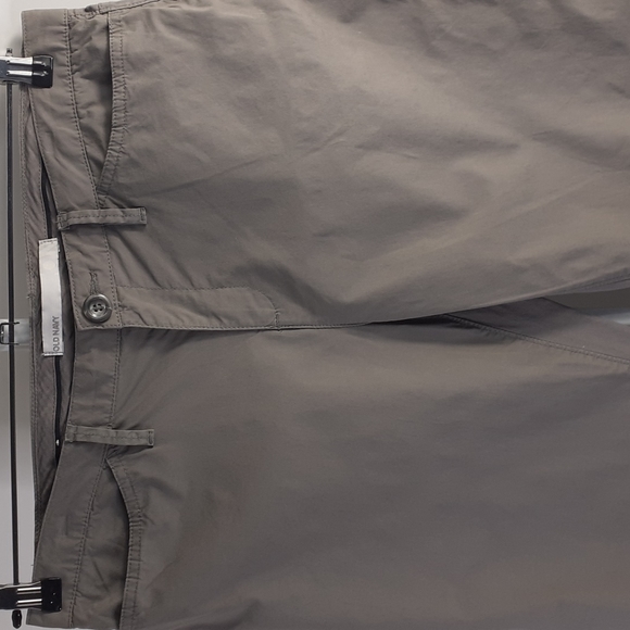 Old Navy On Classic Rise Gray Capris Pants Size 10 - Picture 2 of 16
